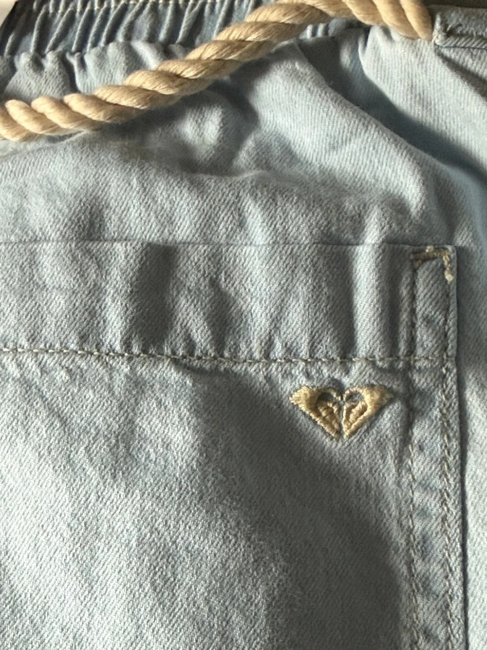 Roxy - Picture 5 of 7